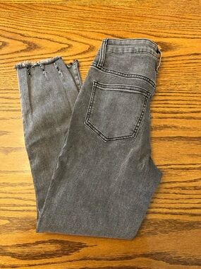 Women’s Skinny Jeans in Washed Gray - Stretch Slim Fit
